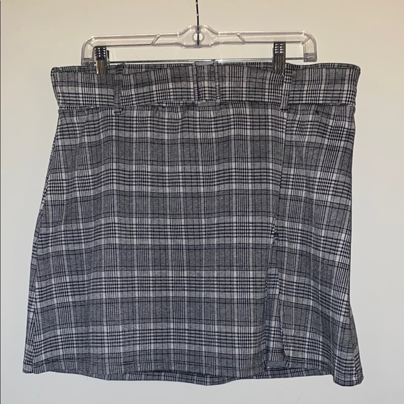 ❤️ 5 for 20.00 Classic Gray Plaid Skirt - Picture 1 of 6